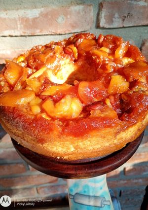 Una foto de Budín de manzana y banana invertido