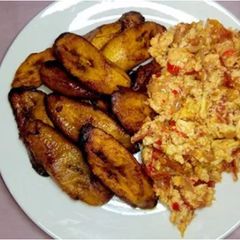 A picture of Fried egg and fried plantain.