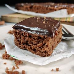 A picture of 3 ingredient chocolate cake.