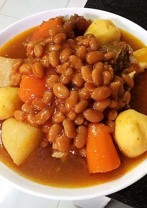 Hình của món Sườn bò nấu đậu.