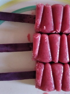 Una foto de Helado de frutilla