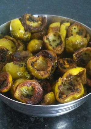 ગુંદા નો સંભારો (Gunda Sambharo Recipe In Gujarati) રેસીપી મુખ્ય ફોટો
