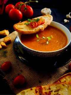 A picture of Tomato soup.