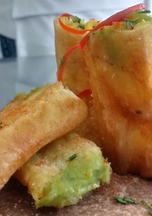 Una foto de Yuca Rellena de Guacamole
