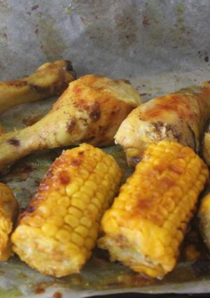 Una foto de Jamoncitos de pollo al grill doble con maiz precocido