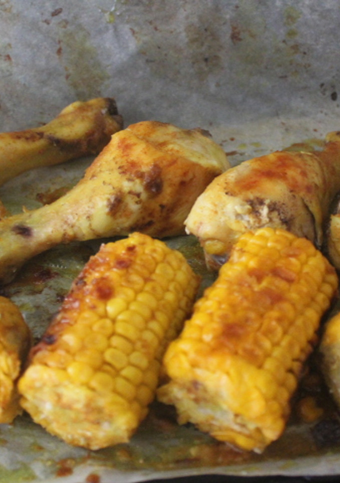Una foto de Jamoncitos de pollo al grill doble con maiz precocido