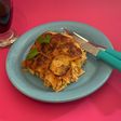 Incredible: Papas y fideos van crudos al horno y salen cocinados. Un clásico de Calabria