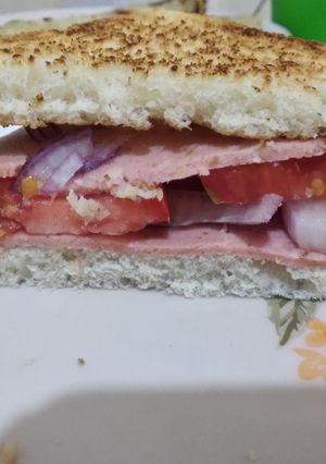 A picture of Bread sandwich.