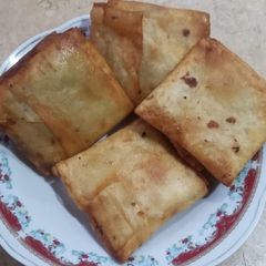 A picture of Chicken Cheese Box Patties.