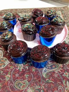 عکسی از دستور کاپ کیک کاکائویی با کرم شکلاتی🧁🍫
