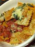 Raviolis artesanales en salsa pomodoro