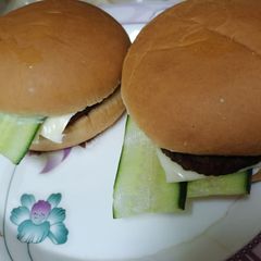 A picture of Beef cheese Burger🍔🧀.