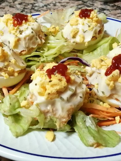 Una foto de Huevos Rellenos