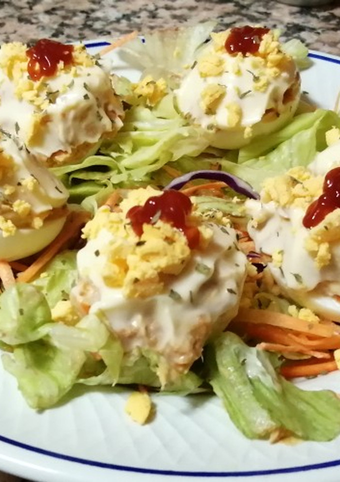 Una foto de Huevos Rellenos