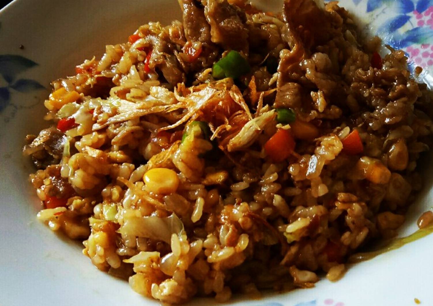 Resep Nasi goreng Daging sapi special oleh Dapoer'e mbak Iis - Cookpad