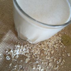 A picture of Oat milk.