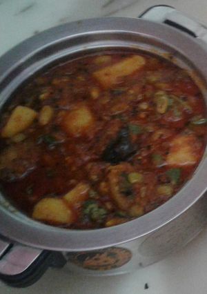 A picture of Gujrati recipe undhiyo.