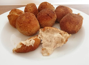 Una foto de Bombitas de atún y queso crema