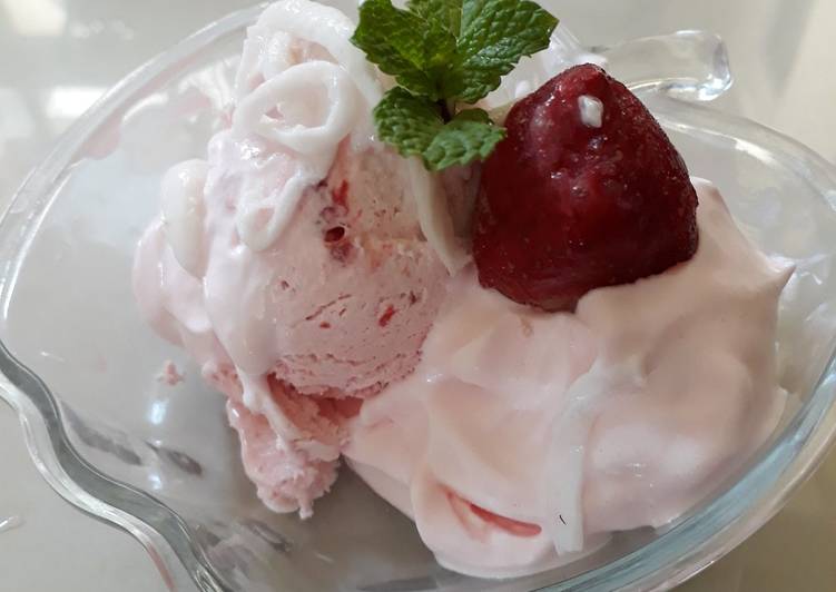 Strawberry coco icecream