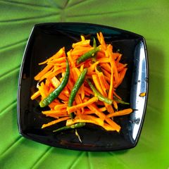 A picture of Raw Turmeric Instant Pickle.
