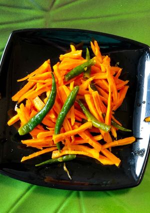 A picture of Raw Turmeric Instant Pickle.