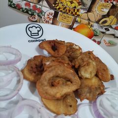 A picture of Khatti kairi ke pakore🥭.