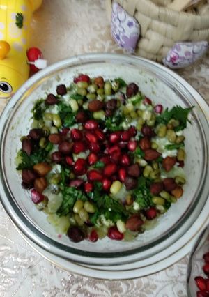 A picture of Sprout and veggies salad.