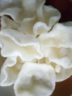 A picture of Prawn crackers.