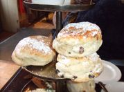 Una foto de scones sin leche
