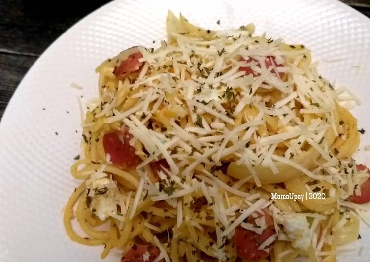 Spaghetti Carbonara Saus Telur Asin