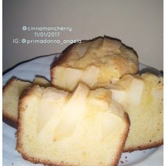 A picture of Apple Pound Cake.