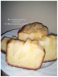 A picture of Apple Pound Cake.