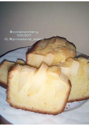 A picture of Apple Pound Cake.