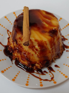 Una foto de Flan, amb coca de patatas Valldemosa