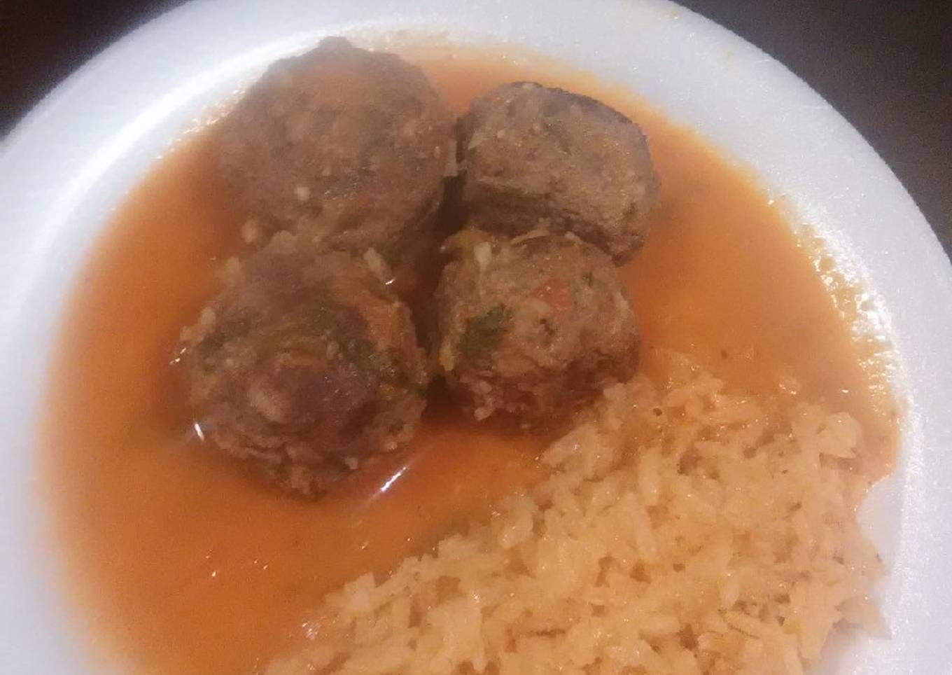 Albóndigas en salsa de tomate