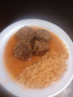 Una foto de Albóndigas en salsa de tomate