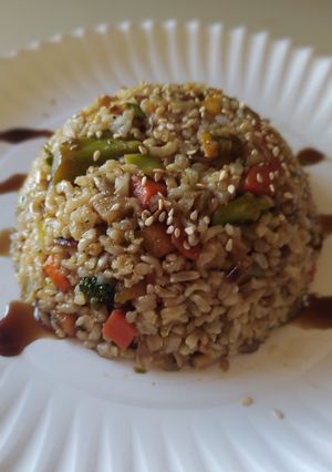 Una foto de Yakimeshi de verduras