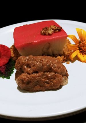 Una foto de Nicuatole con espuma de chocolate oaxaqueño