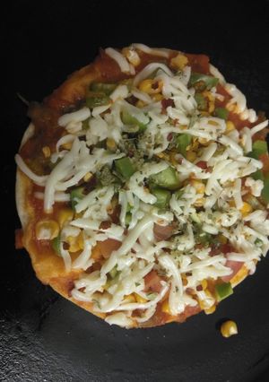 પીઝા રોટલા(Pizza Rotlo Recipe in Gujarati) રેસીપી મુખ્ય ફોટો
