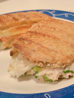 Una foto de Sándwich de pollo