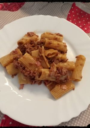 Foto de Macarrão Rigatoni à Bolonhesa