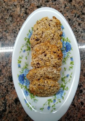 Una foto de Galletas integrales de coco, avena y chips de chocolate