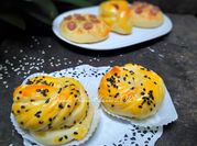 Gambar roti manis selai strawberry