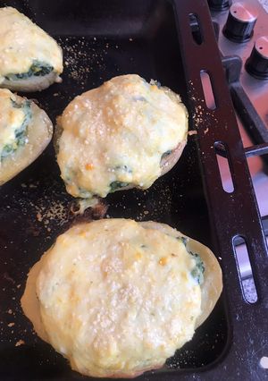 Una foto de Papas rellenas de espinaca 🥔🥬
