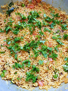વેજ રાઈસ(veg rice recipe in gujarati) રેસીપી મુખ્ય ફોટો
