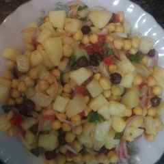 A picture of Spicy chana Chaat.