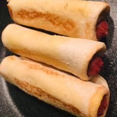 A picture of Vienna roll ups.