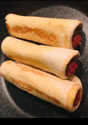 A picture of Vienna roll ups.