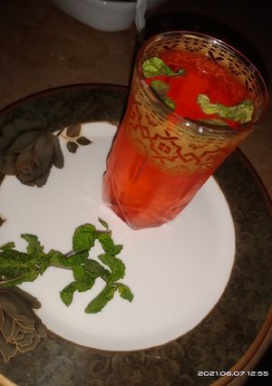 A picture of Red lemonade🍹.