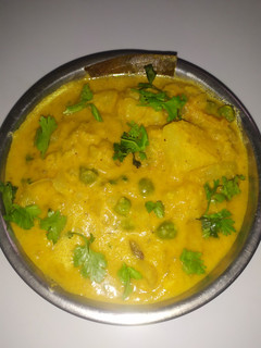 Aloo matar curry செய்முறை முக்கிய புகைப்படம்